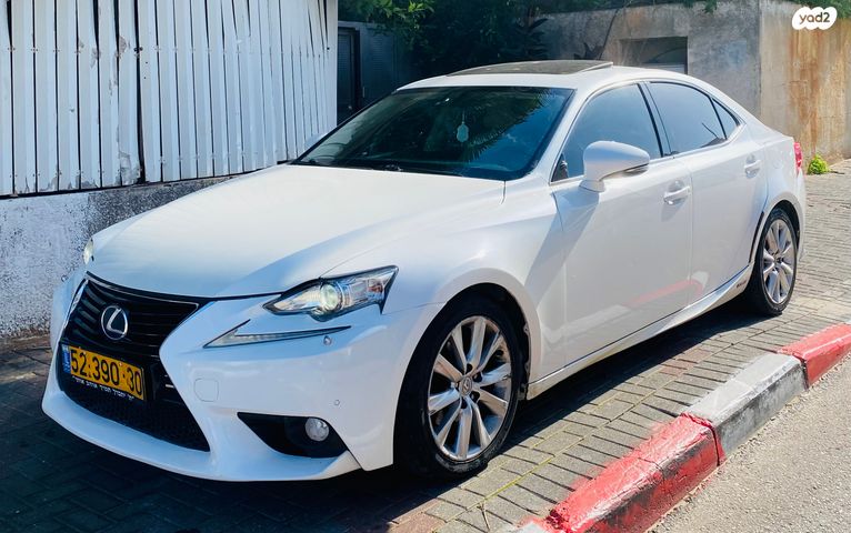 מודעת רכב לקסוס IS