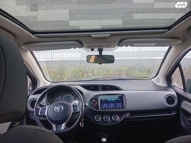 טויוטה יאריס