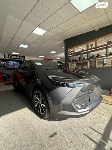 מודעת רכב טויוטה C-HR