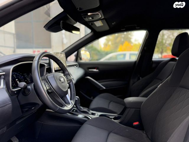 טויוטה קורולה קרוס