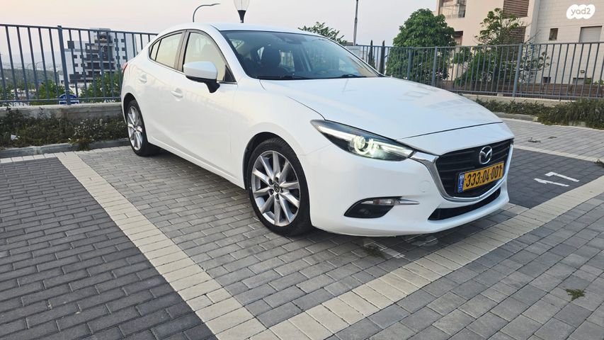 מודעת רכב מאזדה 3