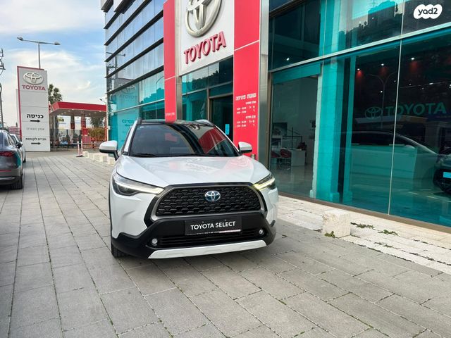 מודעת רכב טויוטה קורולה קרוס