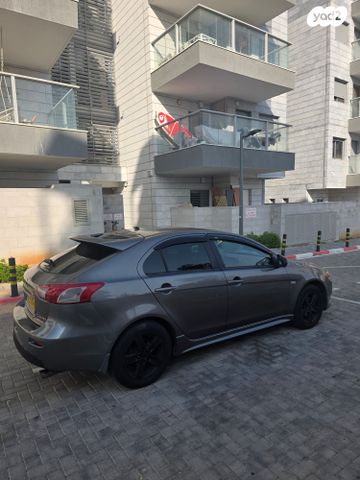 מיצובישי לנסר