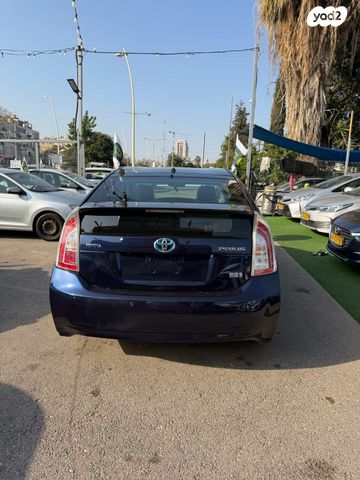 טויוטה פריוס