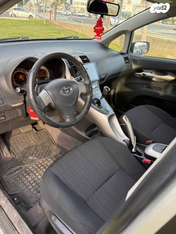 טויוטה אוריס