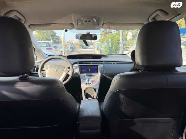 טויוטה פריוס