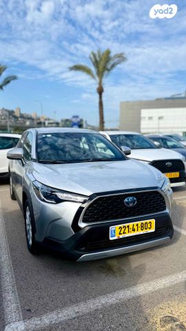 מודעת רכב טויוטה קורולה קרוס