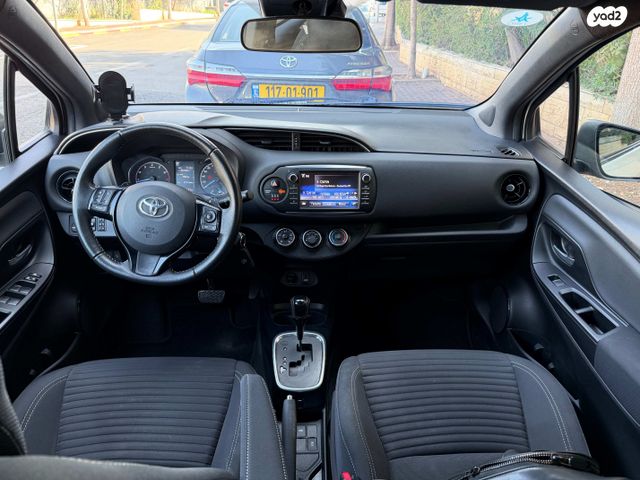 טויוטה יאריס