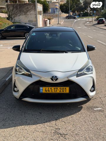טויוטה יאריס
