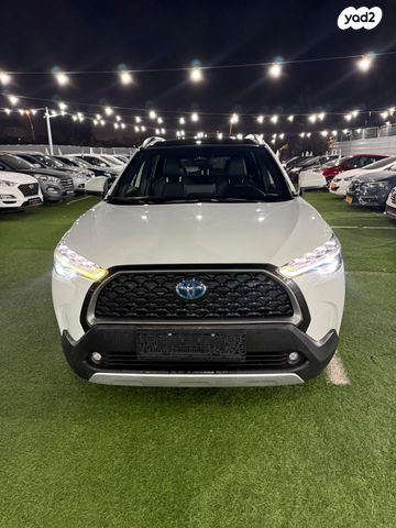 מודעת רכב טויוטה קורולה קרוס