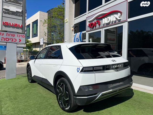 יונדאי איוניק 5