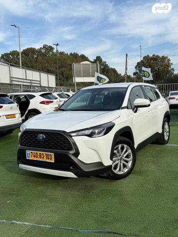 מודעת רכב טויוטה קורולה קרוס