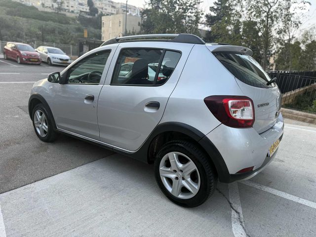 דאצ'יה סנדרו