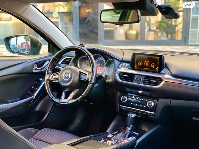 מאזדה 6