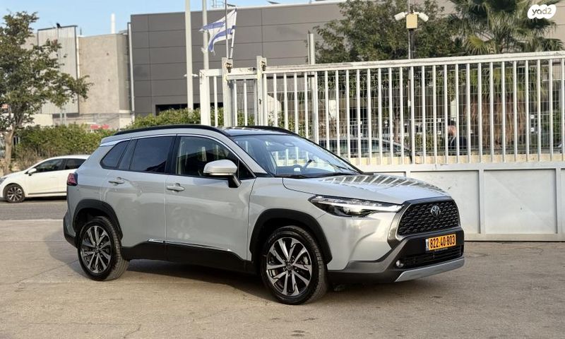 מודעת רכב טויוטה קורולה קרוס