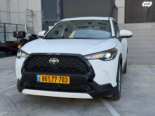 מודעת רכב טויוטה קורולה קרוס