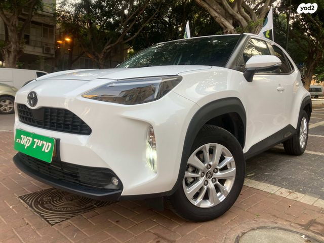 מודעת רכב טויוטה יאריס קרוס