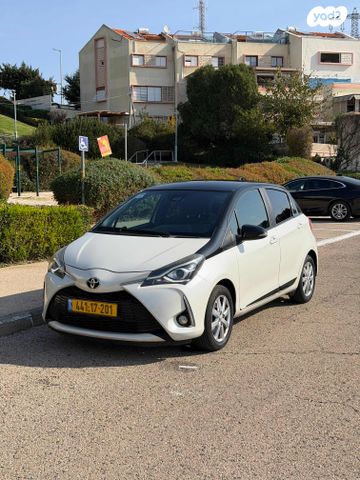 טויוטה יאריס