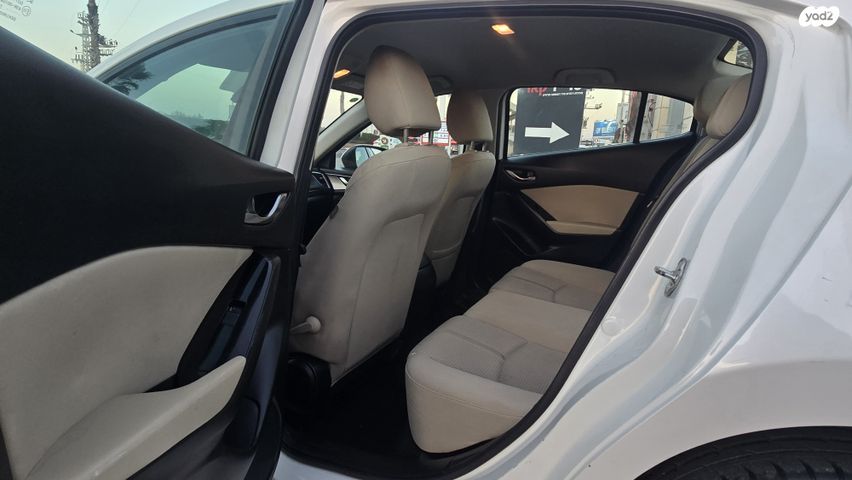 מודעת רכב מאזדה 3