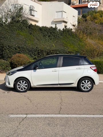 טויוטה יאריס