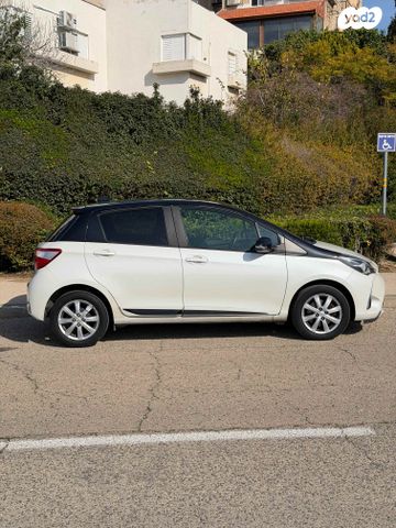 טויוטה יאריס