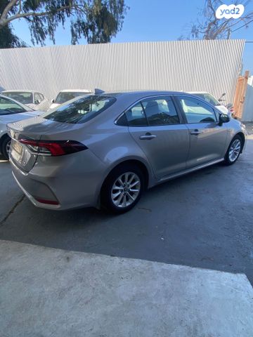 טויוטה קורולה