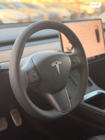 מודעת רכב טסלה מודל Y 2