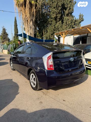 טויוטה פריוס