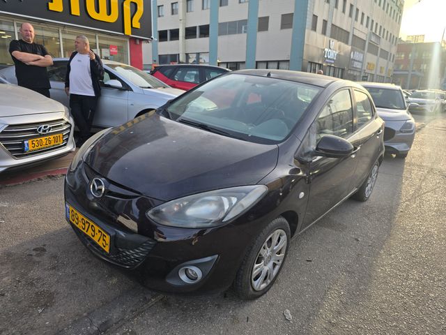 מודעת רכב מאזדה 2