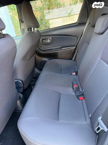 טויוטה יאריס