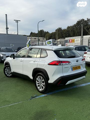 טויוטה קורולה קרוס