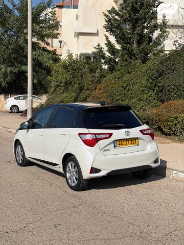 טויוטה יאריס