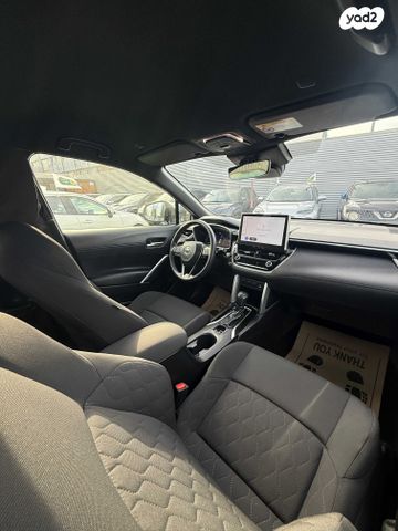 טויוטה קורולה קרוס