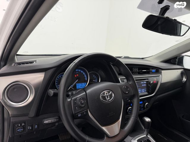 טויוטה אוריס