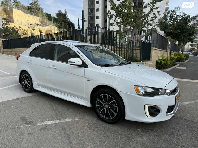 מודעת רכב מיצובישי לנסר