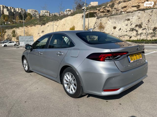 טויוטה קורולה