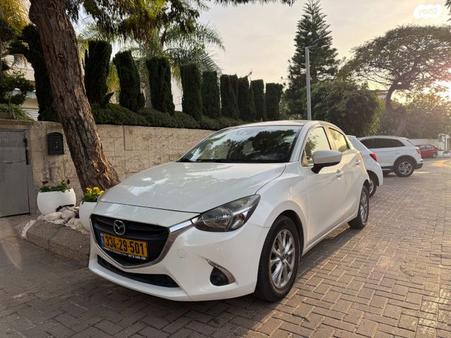 מודעת רכב מאזדה 2