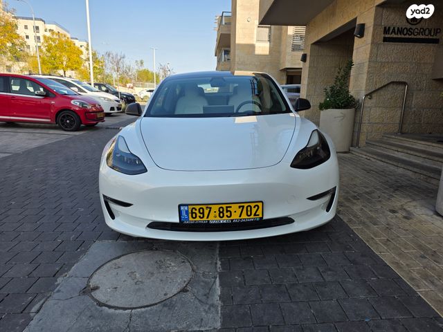 מודעת רכב טסלה מודל 3