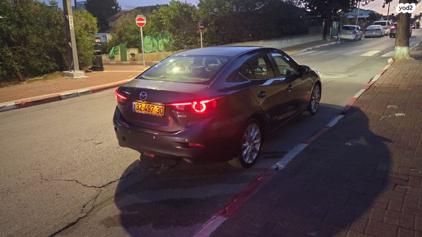 מאזדה 3