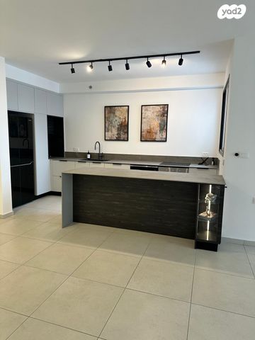 שדרות דוד המלך 44