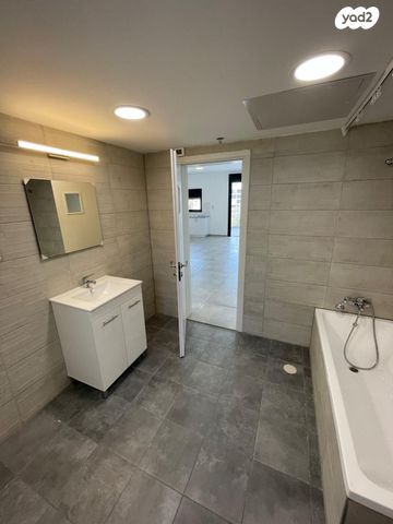 דירה, מעפילי אגוז 31, נווה חן, תל אביב יפו