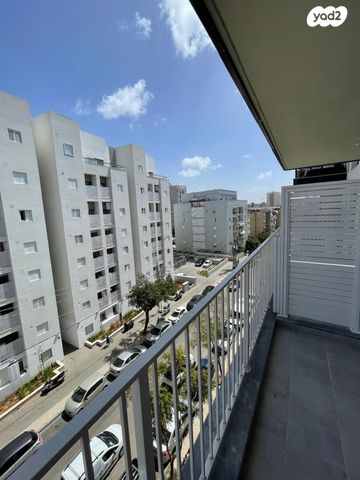 דירה, מעפילי אגוז 31, נווה חן, תל אביב יפו