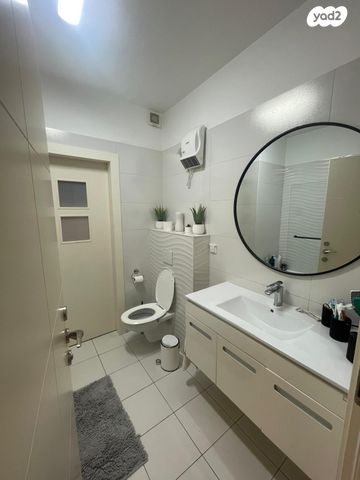 דירת גן, יוסי בנאי 10, משכנות האומנים, קרית מוצקין