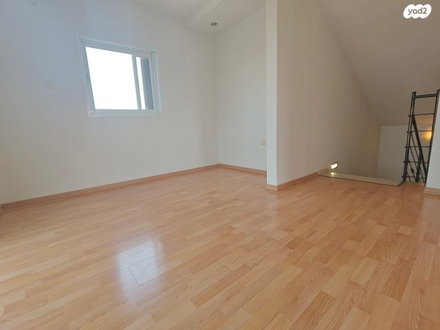 דופלקס, עמק חפר 8, הדרים, הדרים החדשה, כפר סבא