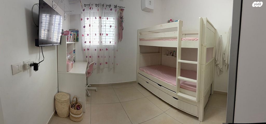 דירה, דרך האילנות 37, גדרה מזרח, גדרה