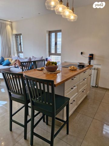 דירה, חנוך אלבק 15, צפון תלפיות, ירושלים