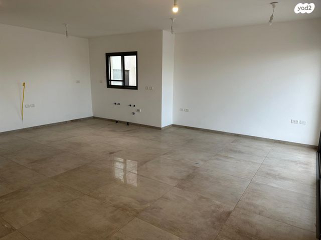 דופלקס, גינת אגוז 1, אבני חפץ, אבני חפץ