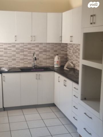 דירה, רחל 10, מרכז העיר, סביניה, הוותיקה, קרית ביאליק