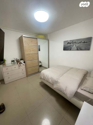 דירת גן, יוסי בנאי 10, משכנות האומנים, קרית מוצקין