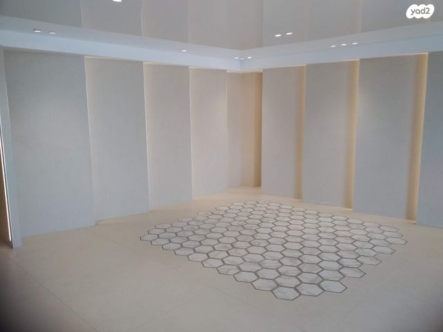 גג/ פנטהאוז, אהוד מנור 9, נאות אפק, אפקה, קרית ביאליק